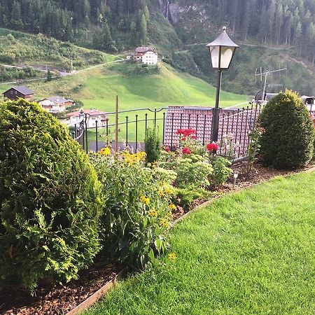 Отель Garni Mezdi Santa Cristina Val Gardena Экстерьер фото