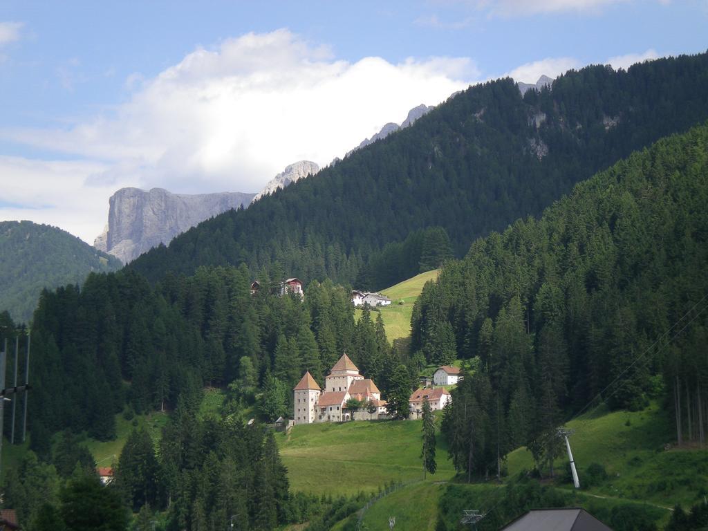 Отель Garni Mezdi Santa Cristina Val Gardena Экстерьер фото